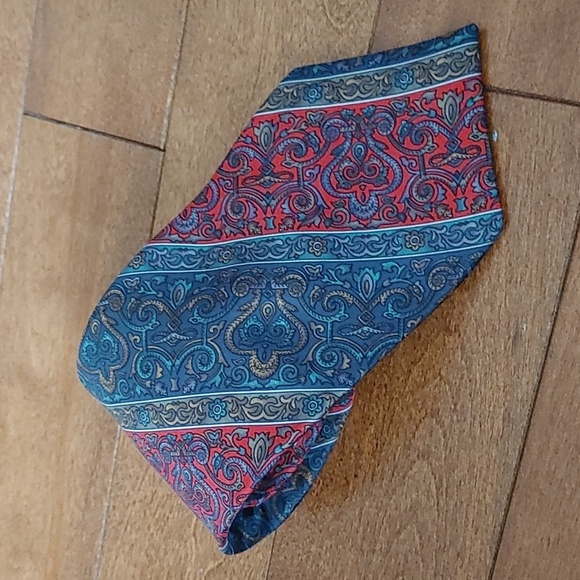 Vintage Christian Dior Vibrant Paisley Print Matte Silk Tie Made in Canada - Picture 2 of 7